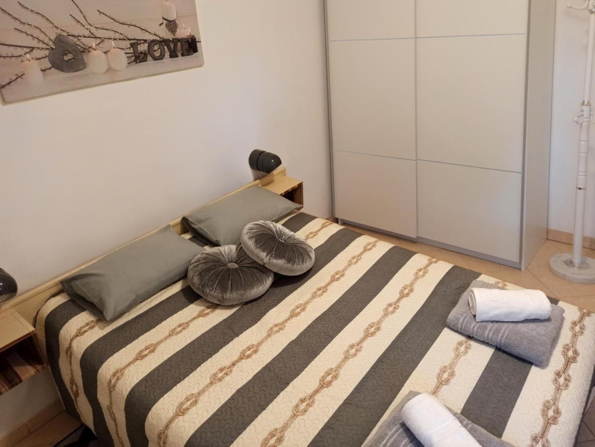 Apartment Dora *