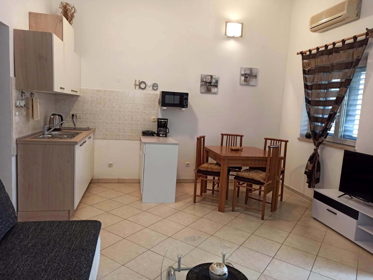 Apartment Dora